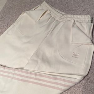 ADICOLOR CLEAN CLASSICS PANTS